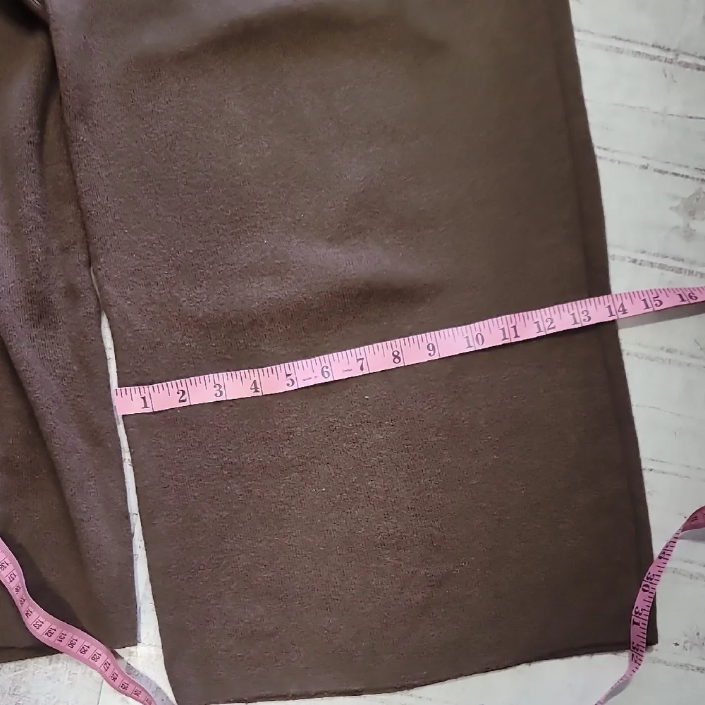 Colours V-Neck Sweater in Brown